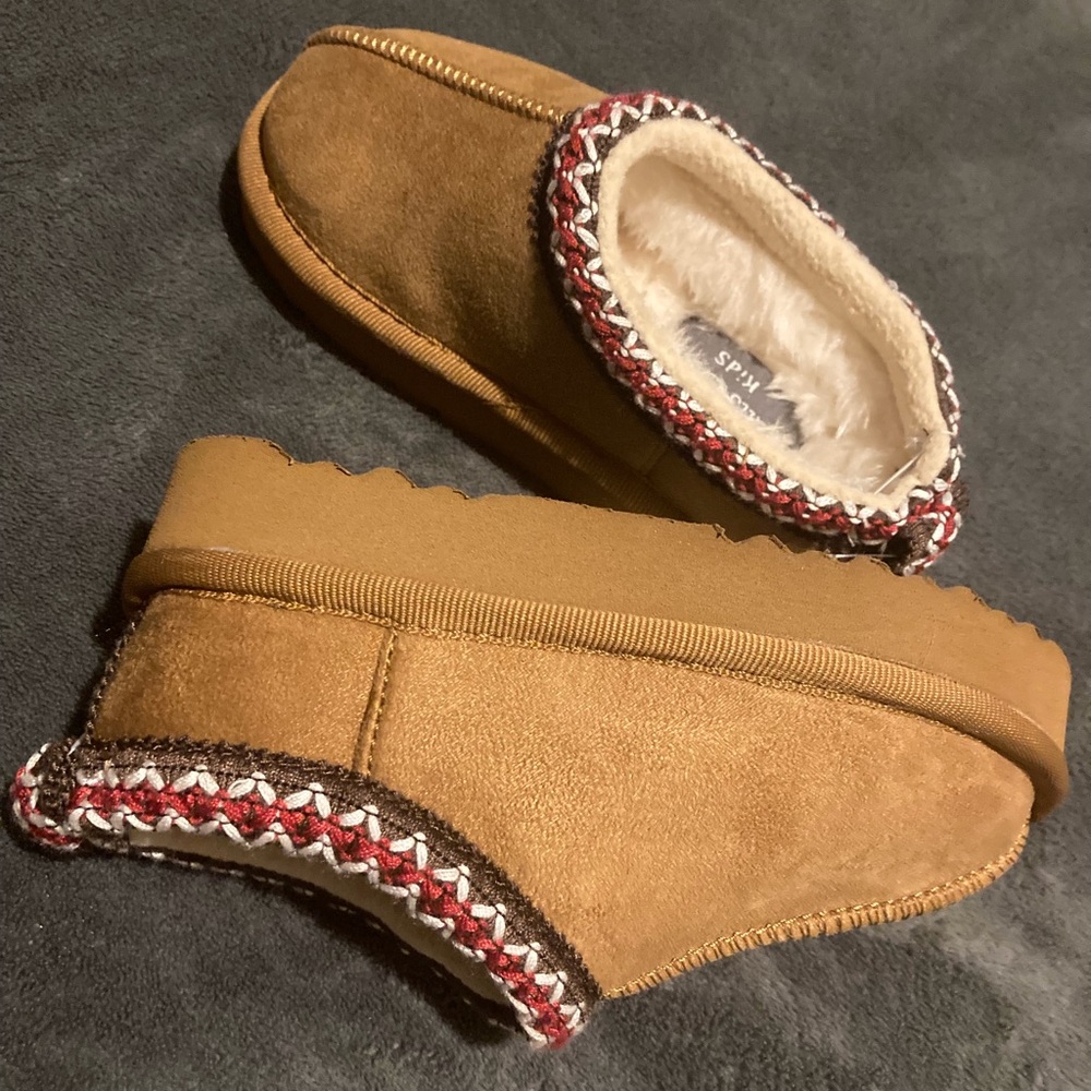 Tan Suede Slip-On Moccasin Slippers with Red & White Trim - Picture 4 of 5